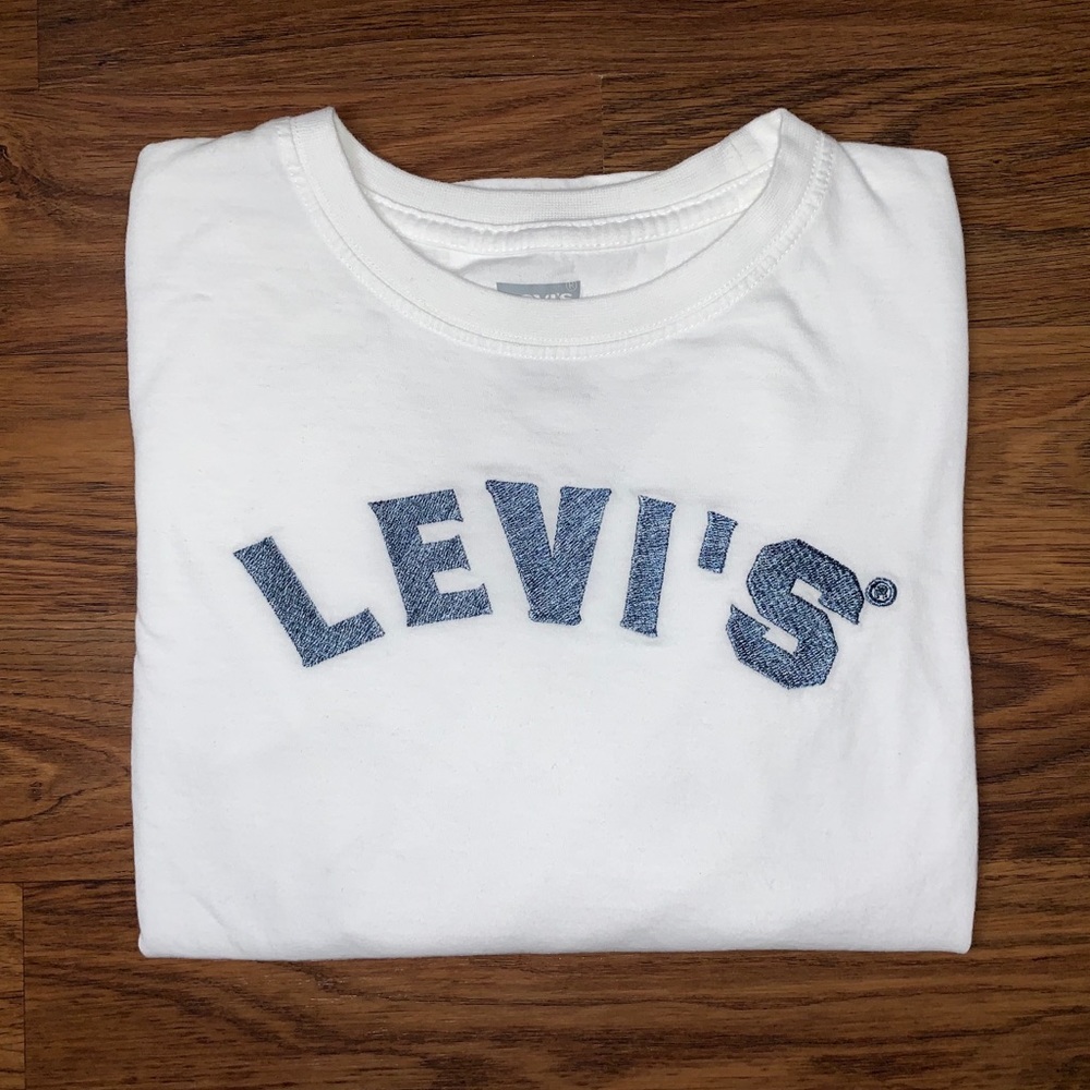 Levi’s Long-Sleeve T-shirt